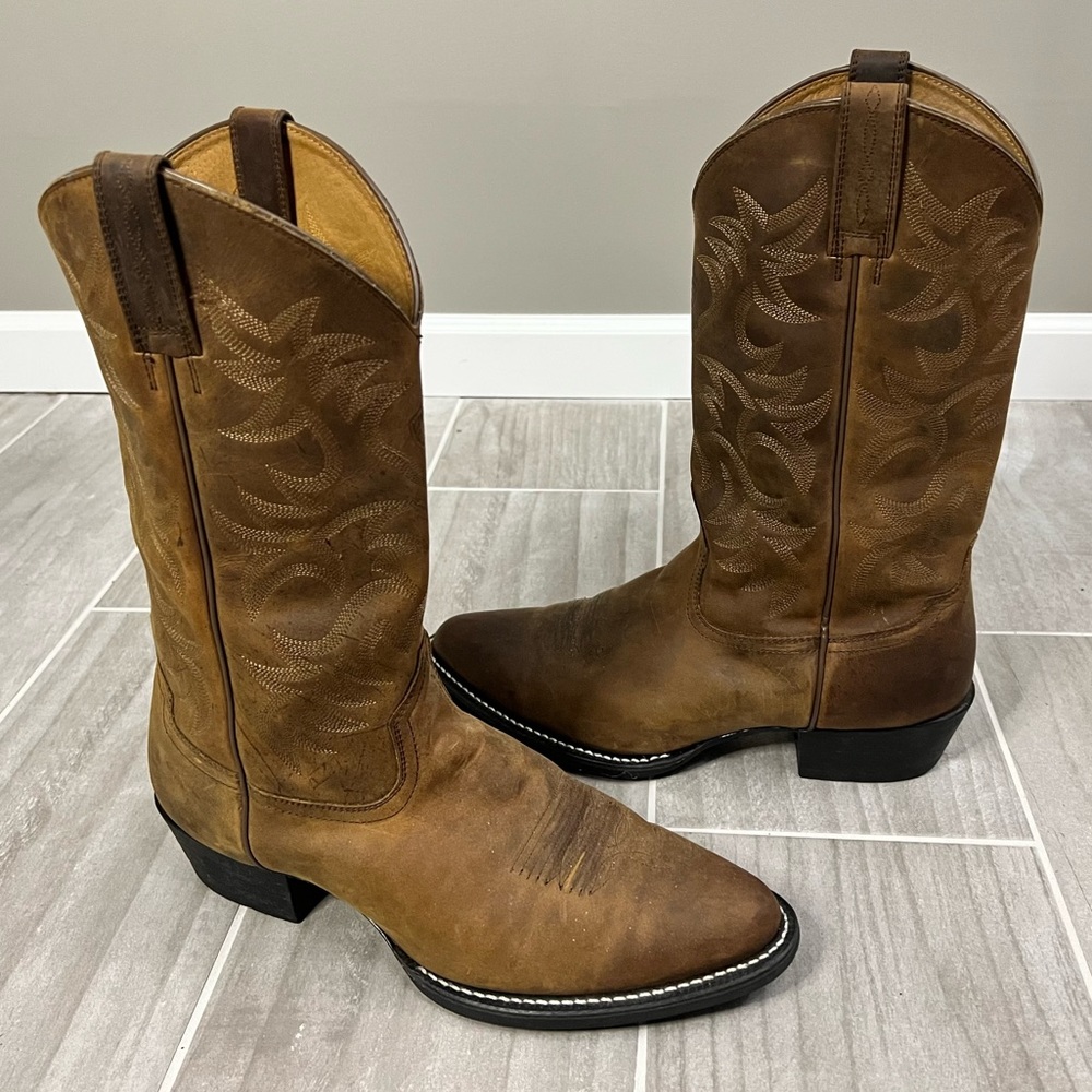 ARIAT MEN'S HERITAGE BROWN DISTRESSED WESTERN BOOTS SIZE 13EE - MEDIUM TOE